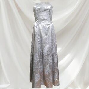 SILVER SHIMMER ROSE EMBELLISHMENT GOWN